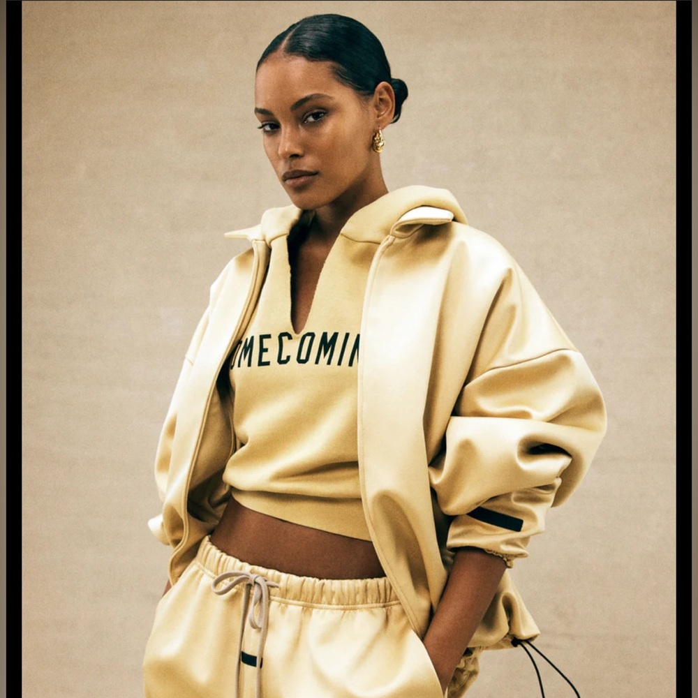 Fear Of God Essentials Fleece Cropped V-Neck Hoodie in Amber size XXS